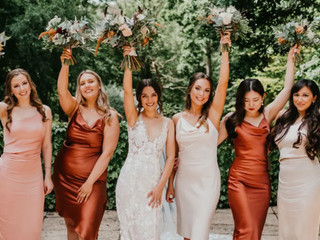 Bridesmaid Costs: Who Pays for What When it Comes to Bridesmaids?