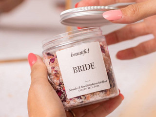 35 Gifts for the Bride on Her Wedding Day