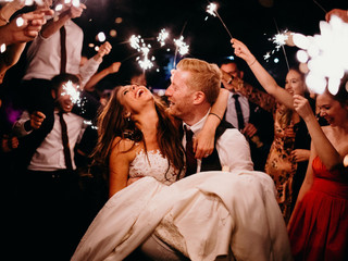 How to Plan the Perfect Christmas Wedding: 65 Festive Wedding Ideas