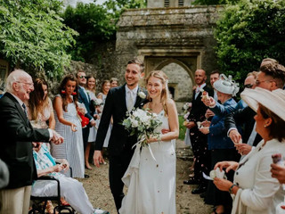 How to Put Together a Wedding Guest List (and the 5 People to Cross Off Immediately)