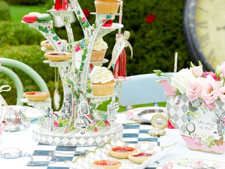 35 Whimsical Alice in Wonderland Wedding Ideas