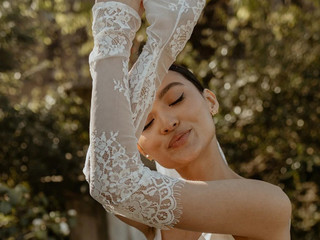 16 Chic Wedding Gloves for Fashion-Forward Nearlyweds