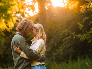 27 Cute Engagement Photo Outfits You'll Love