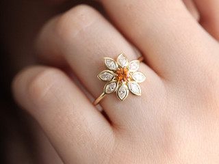 25 Swoon-Worthy Flower Engagement Rings