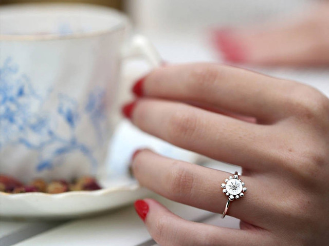 Temporary Engagement Rings: Proposal Rings to Pop the Question With