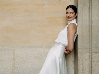 30 Simple Wedding Dresses for Minimalist Nearlyweds