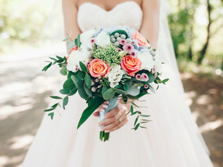 Mother of the Bride Threatens to Walk Out of Wedding if Daughter Changes Her Name