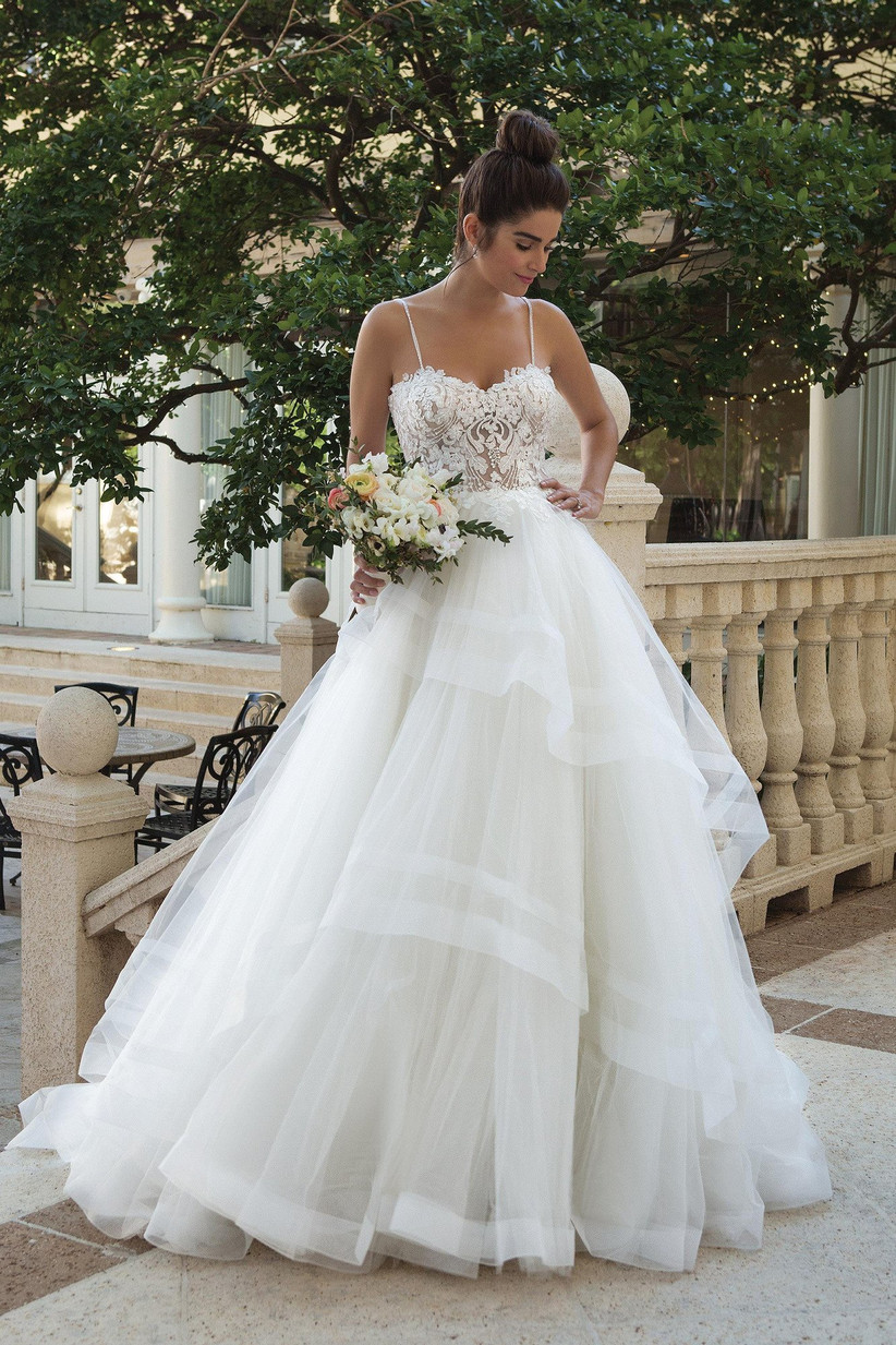 wedding dresses to wear abroad