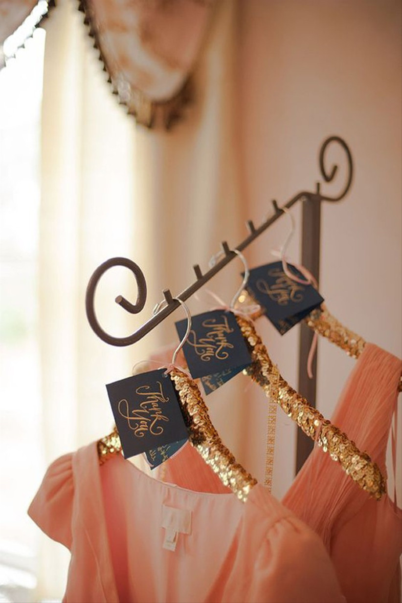 How To Make Your Own Diy Wedding Hangers 13 Cute Ideached Co Uk - Diy Bridal Hangers
