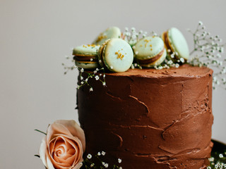 26 Mouth-Watering Chocolate Wedding Cakes