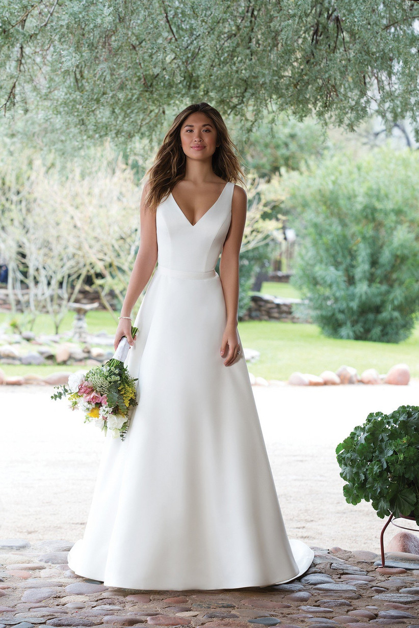 32 Questions To Ask Before Buying A Wedding Dress Hitched Co Uk