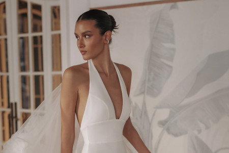 25 Sexy Wedding Dresses for Daring Nearlyweds