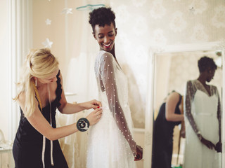 Women’s Dress Size Chart: How To Measure Yourself For A Wedding Dress