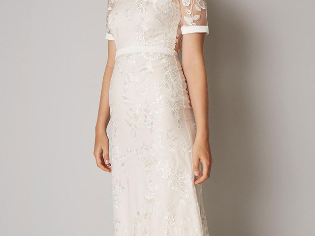 one by eight short sleeve lace evening gown