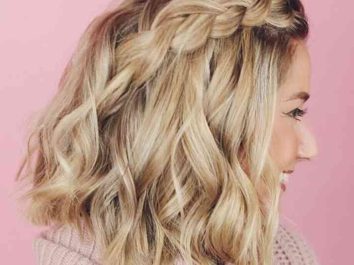 Featured image of post Braided Bridal Hairstyles Half Up Half Down : Here are the best half up half down hairstyles you can style in 2020.