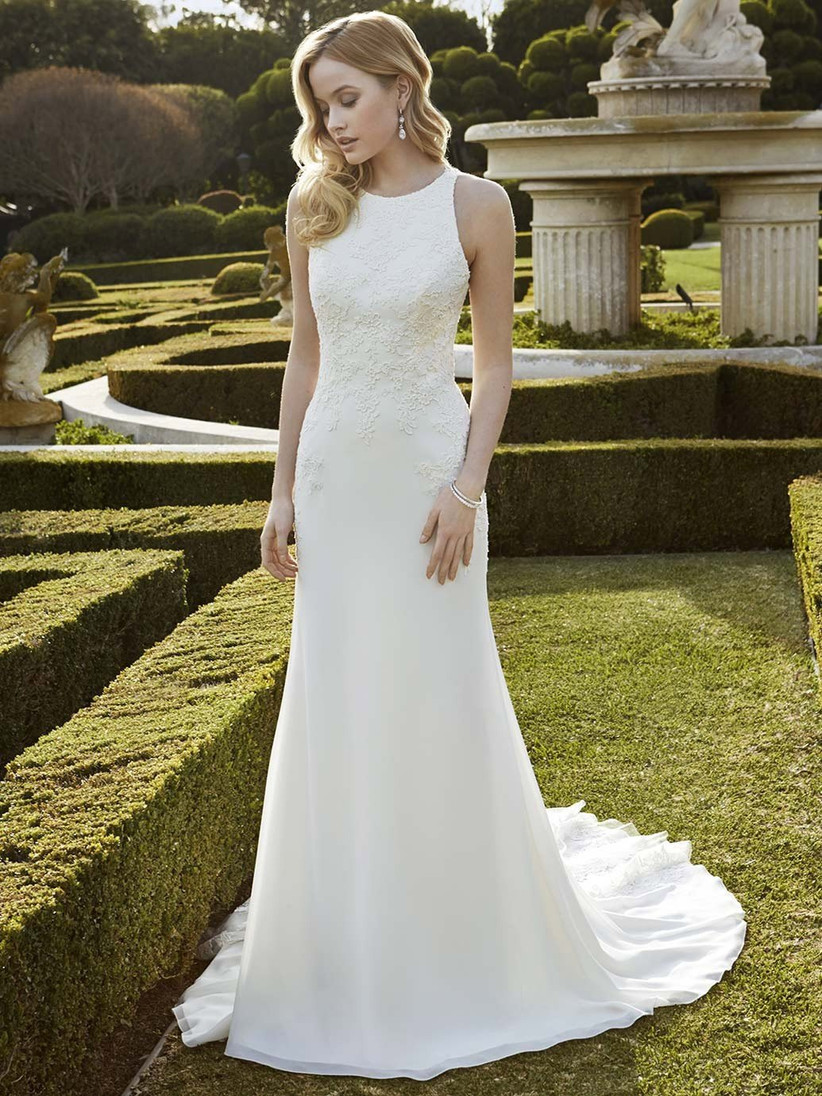 best wedding dress style for small bust