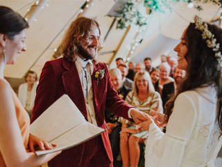 What Is a Humanist Wedding? What Happens During the Ceremony? Your Questions Answered