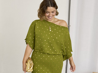 20 Flattering & Fashionable Plus Size Mother of the Bride Dresses