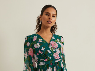 25 Petite Wedding Guest Dresses You’ll Want to Add to Basket