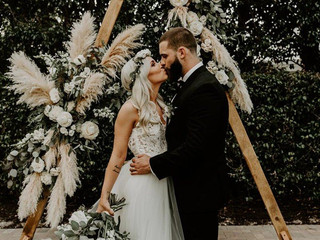 17 Dreamy Ways to Use Pampas Grass in Your Wedding