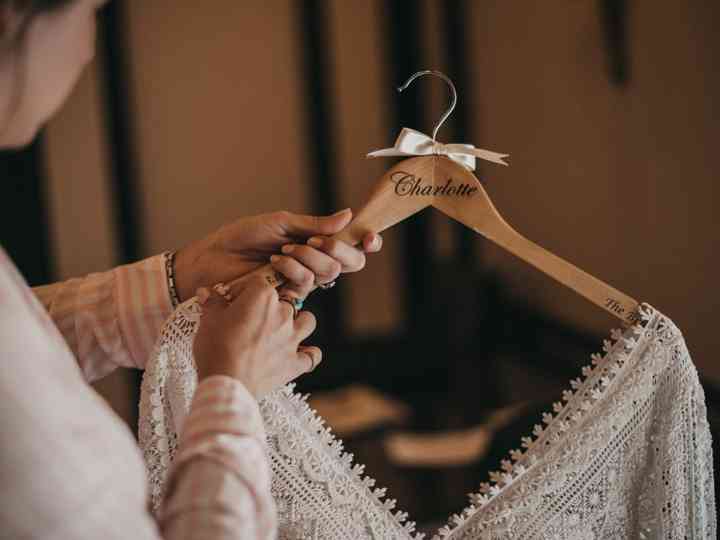 How To Make Your Own Diy Wedding Hangers 13 Cute Ideas Hitched Co Uk