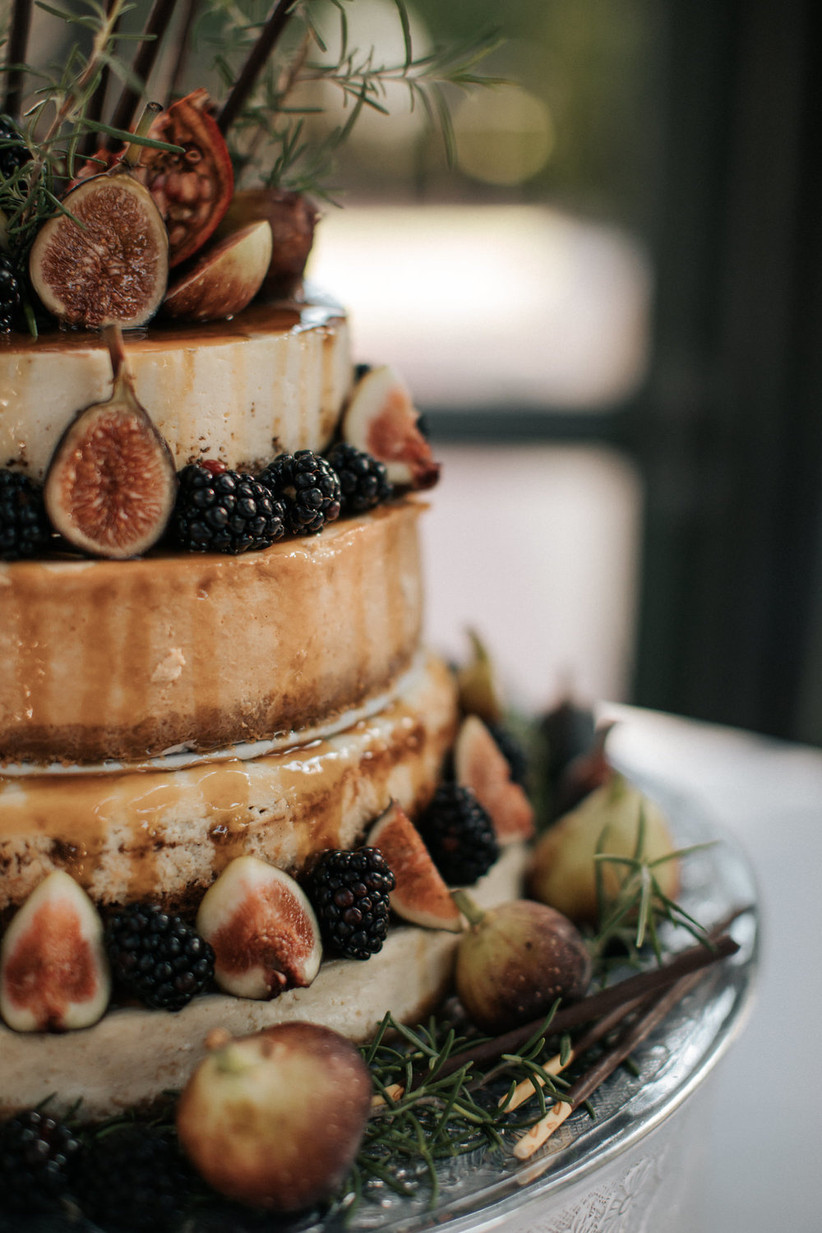 23 Unique Wedding Cheesecakes for Cool Couples