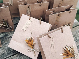 Wedding Guest Gift Bags: 15 Wedding Welcome Bag Ideas