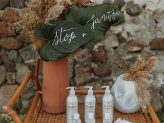 Genius Ways to Incorporate Wedding Hand Sanitiser in Your Day