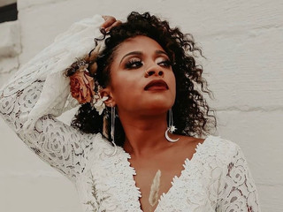 The Ultimate Curly Wedding Hair Guide: Expert Advice and the Products You Should Use