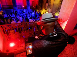 Wedding DJ Prices: The Average Cost of a Wedding DJ
