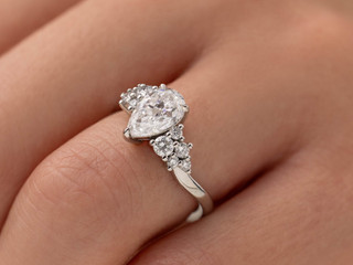 The Engagement Ring Trends for 2024 According to Experts (and You!)