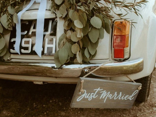 16 Ways to Decorate Your Wedding Car (& Why You Tie Cans to It!)