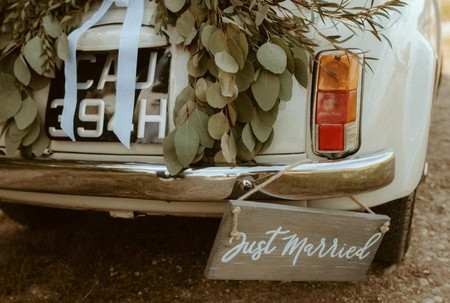 16 Ways to Decorate Your Wedding Car (& Why You Tie Cans to It!)
