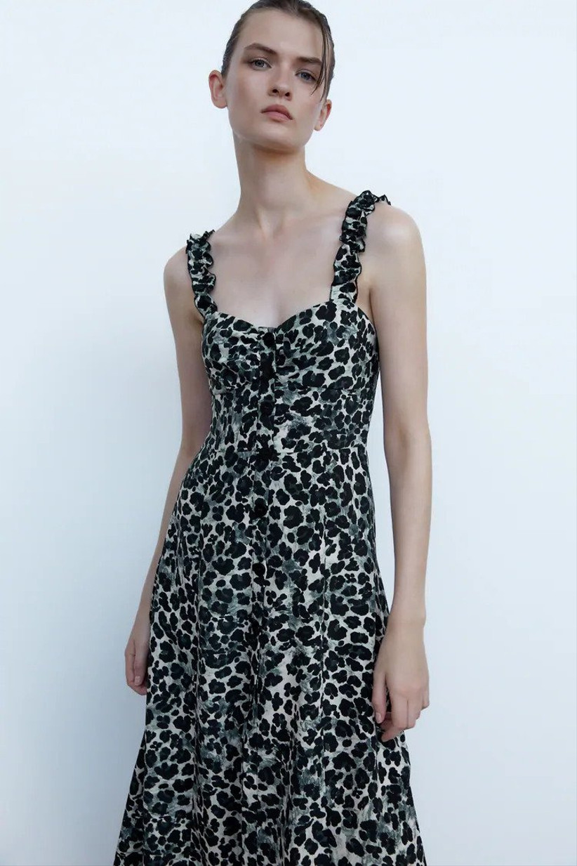 23 Unusual Dresses For Wedding Guests 2020 The details on this zara lace dress ($30, originally $50) make it perfect for the chill, bohemian bride. 23 unusual dresses for wedding guests 2020