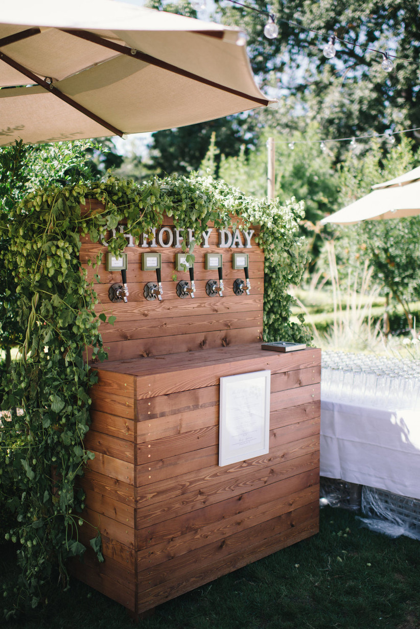 25-stylish-creative-wedding-bar-ideas-for-2021