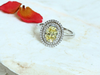 Halo Engagement Rings: Our Favourite Dazzling Designs
