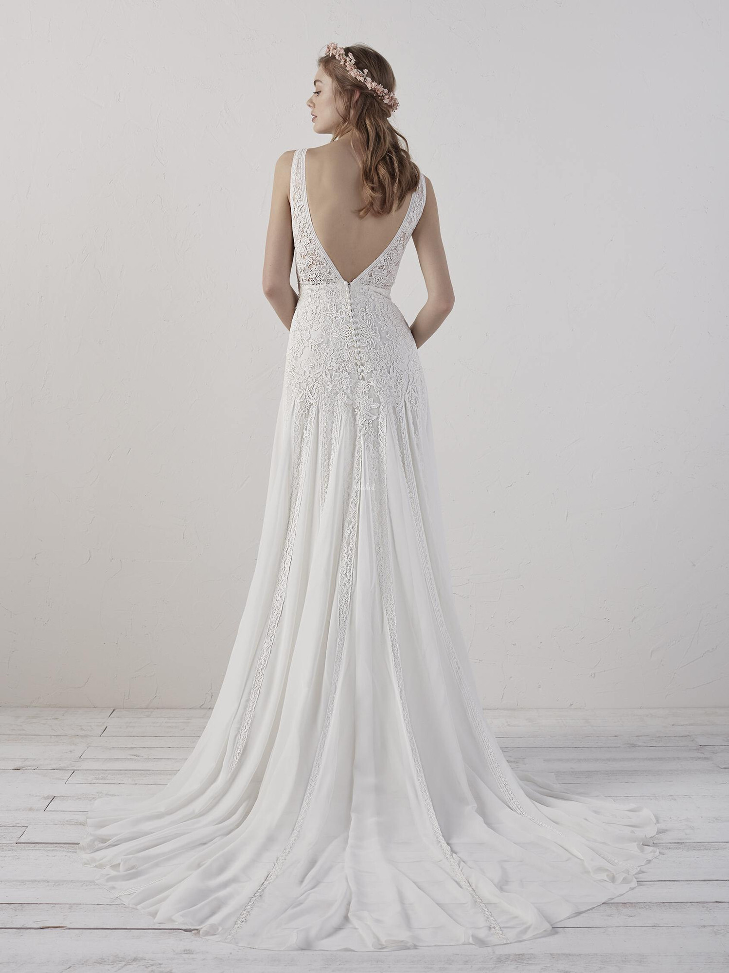 EILEEN Wedding Dress from Pronovias - hitched.co.uk