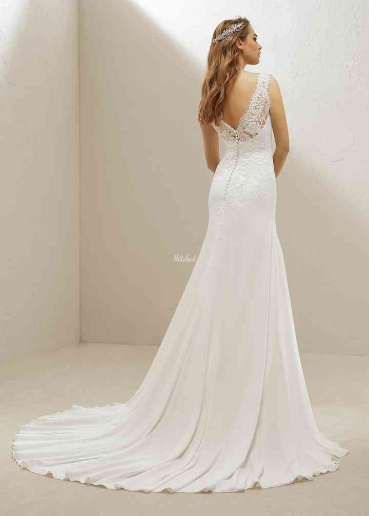 VIANA Wedding Dress from Pronovias - hitched.co.uk