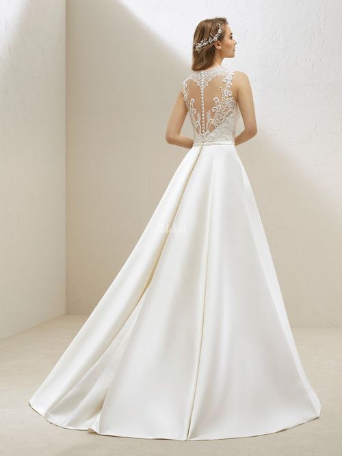VERO Wedding Dress from Pronovias - hitched.co.uk