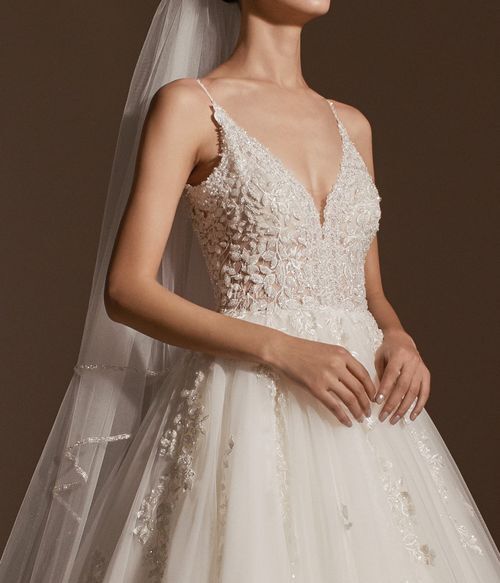 LUCREZIA, Pronovias