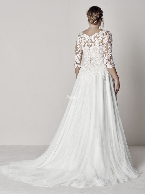 ETOLIA PLUS Wedding Dress from Pronovias - hitched.co.uk