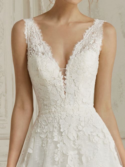 MAGGIE, Pronovias