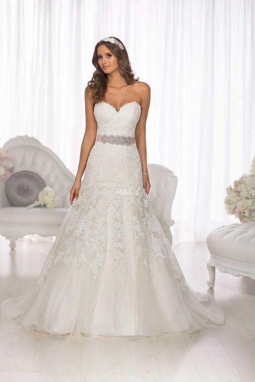 D1679 Wedding Dress from Essense of Australia - hitched.co.uk