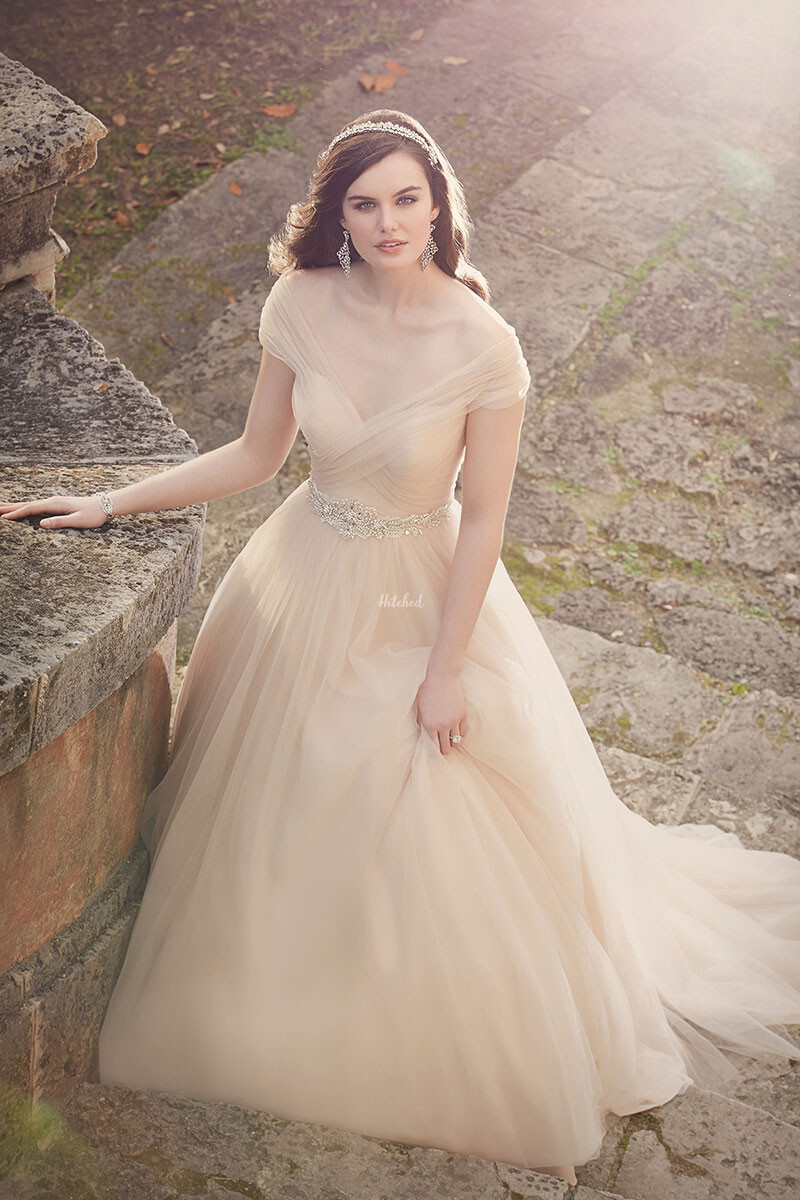 D1874 2 Wedding Dress from Essense of Australia - hitched.co.uk