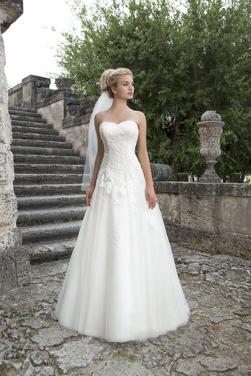 3906 Wedding Dress from Sincerity Bridal - hitched.co.uk