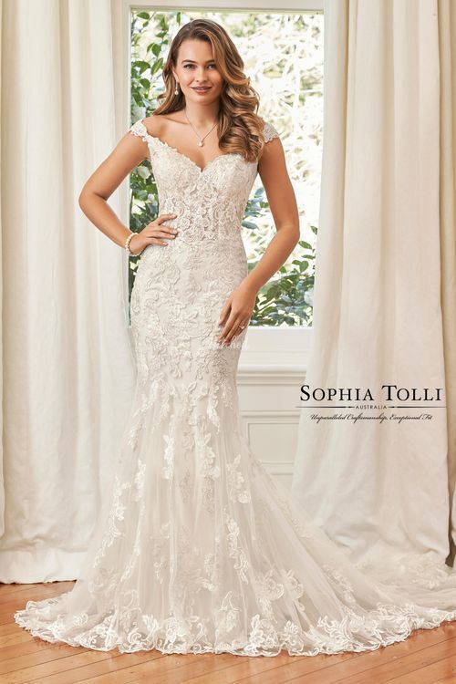 Y11954 Wedding Dress from Sophia Tolli - hitched.co.uk
