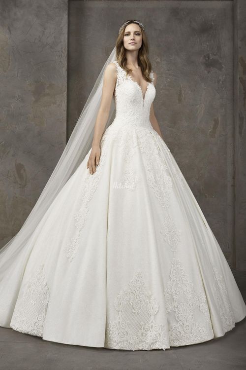 Nieve Wedding Dress from Pronovias - hitched.co.uk