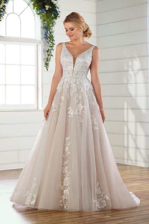 2748 Wedding Dress from Essense of Australia - hitched.co.uk