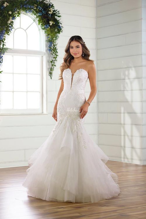 D2920 Wedding Dress from Essense of Australia - hitched.co.uk