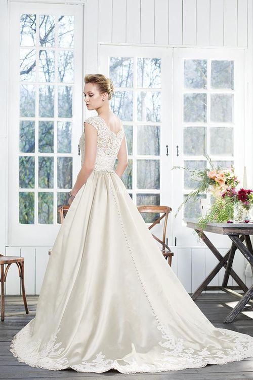 2260 Wedding Dress from Casablanca Bridal - hitched.co.uk